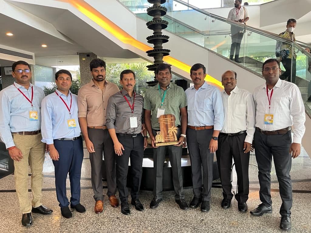 Black Opal team holding the Best Manufacturer Exporter award